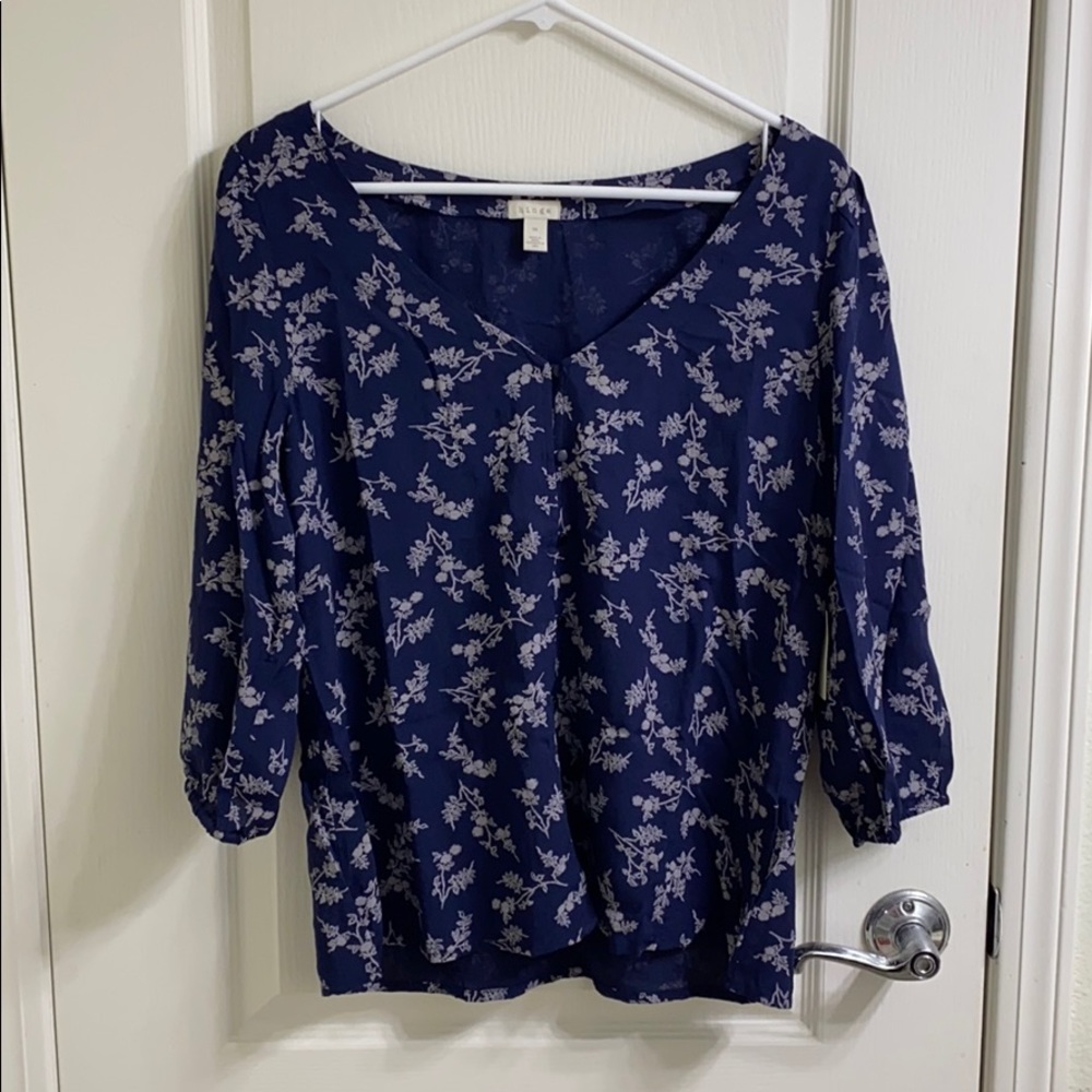 Hinge blue floral blouse